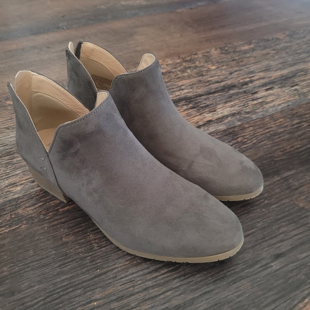 Kenneth Cole Reaction Grey Suede Ankle Booties